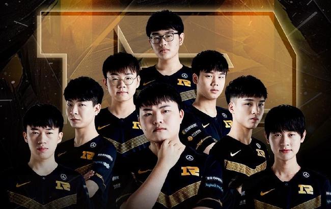 李先生穿着 李先生穿着